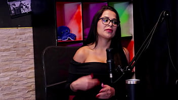 Foi para a casa das pimentinhas frequenta o swing gostou de gravar para as brsileirinhas e a grvação que quer fazer mia luz watch sheer red