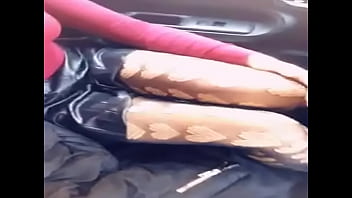 Penny lob 3 mostrando su trabajo y su cuerpo