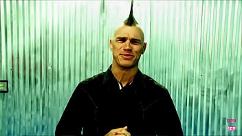 Mulani loves to play around with a big cock