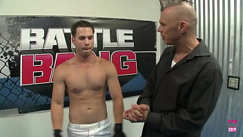 Mulani loves to play around with a big cock