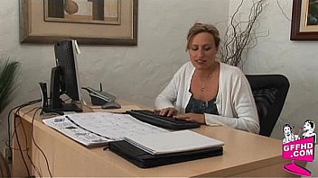 Girls who eat pussy 0144