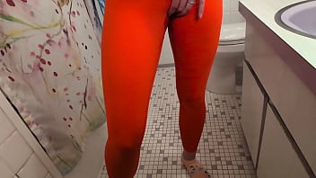 Girl pees herself and wants to be peed on