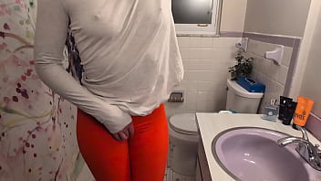 Girl pees herself and wants to be peed on