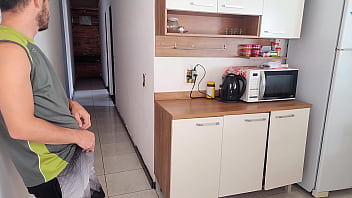 Sexo arriscado enquanto meu marido estava no banho transei com amigo dele quase fomos pego