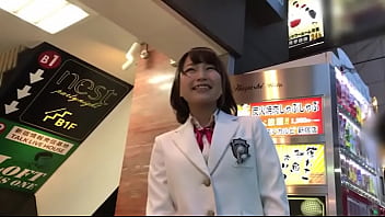 街で見かけた地下アイドル　大学とアイドルを良質するために涙ながらの出演