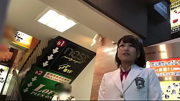 街で見かけた地下アイドル　大学とアイドルを良質するために涙ながらの出演