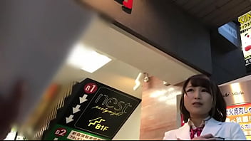 街で見かけた地下アイドル　大学とアイドルを良質するために涙ながらの出演