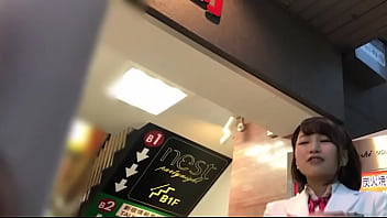 街で見かけた地下アイドル　大学とアイドルを良質するために涙ながらの出演