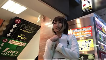 街で見かけた地下アイドル　大学とアイドルを良質するために涙ながらの出演 thumbnail