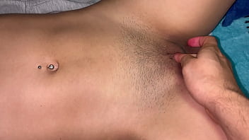¡duele conchita chica de casa con tetas pequeñas me la follo hasta venirme en su vientre