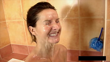 Vanessa jordin suck pee