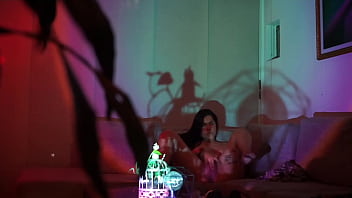 Belleza magnética hecha arte al frente de la cámara