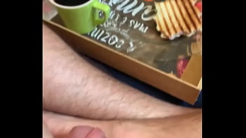 O que fazer pra não acordar assim só queria tomar um café da manha