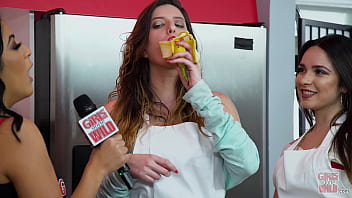 Lesbian cooking and licking ggw010