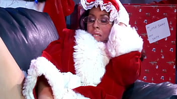 Daphne rosen gets her santa elf ass pounded Daphne rosen gets her santa elf ass pounded