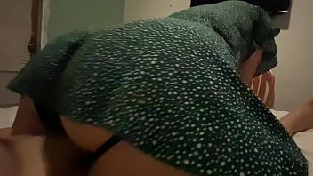 Me escape al cuarto de hermanastro porque me sentia cachonda