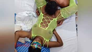 Puta gozando na minha boca