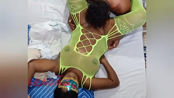 Puta gozando na minha boca