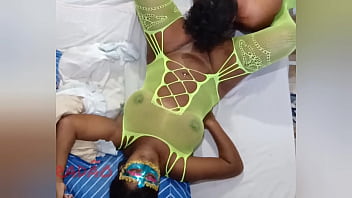 Puta gozando na minha boca