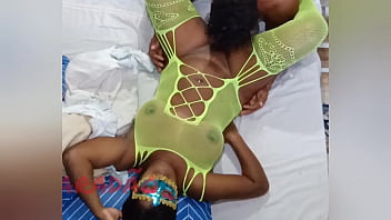 Puta gozando na minha boca