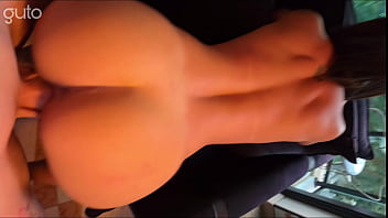 Imagina ter uma vizinha gostosa dessa dando show na varanda todos os dias que tesuda