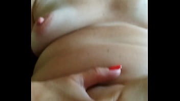 Уткнись между ножек