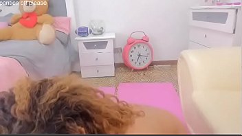 Gostosa se masturbando na webcam