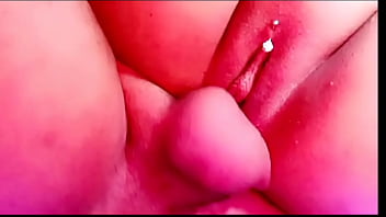 Negão dotado gozando no cu e na buceta várias gozadas