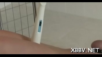 Swingeing cutie decided to start showing her tits