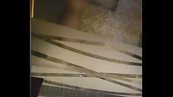 Una nueva víctima se lava bien ese culito para prestarmelo