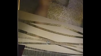 Una nueva víctima se lava bien ese culito para prestarmelo