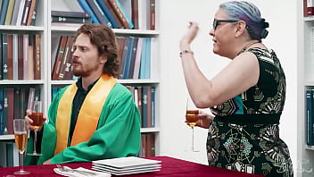 Trans Angels Draven Navarro Graduating In Cock Sucking thumbnail