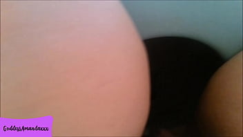 Hot bald pussy pissing in the toilet