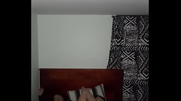 Mi novia me visita me comienza a seducir para follarla bien duro