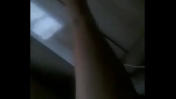 Novinha safada na siririca