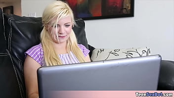 Cute stepsister cant resist my pornvid collection