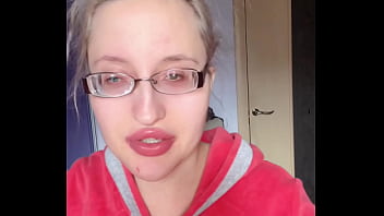 Bimbo giantess with lipstick and banana