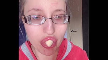 Bimbo giantess with lipstick and banana