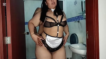 Mi amante cachonda sigue celebrando halloween mientras yo sigo disfrutando de su caliente concha