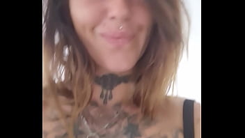 Disponible cette aprem pour des shows mes amours et si tu veut regarder mes