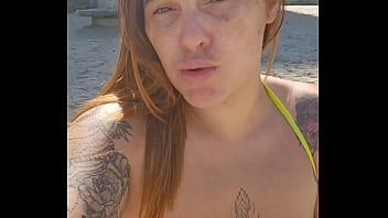 Os machos não param de me olhar na praia