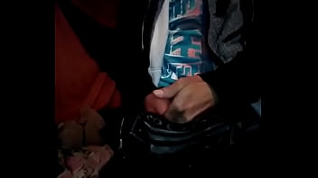 Joven Masturbandose Sacando Su Semen thumbnail