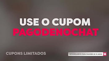 Ela busca arrombar a bucetinha