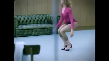 Madonna Hung Up 4k thumbnail