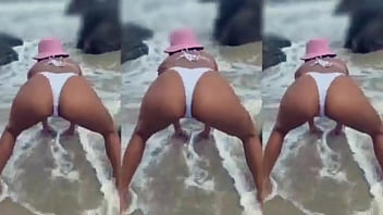 Nerd da cadeira comeu minha buceta de natal