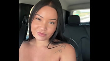 Negão roludo fode japonesa gostosa no meio da estrada