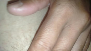 น้ำที่ไหลเข้าในรูหี