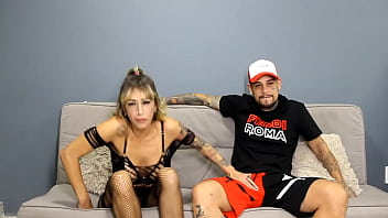 Teste do sofa com julia fontanelli milf deu gostoso pro novinho parte 1