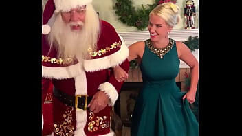 I know the real santa moulanrouge3