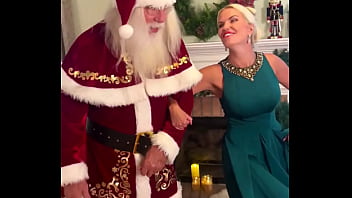 I know the real santa moulanrouge3